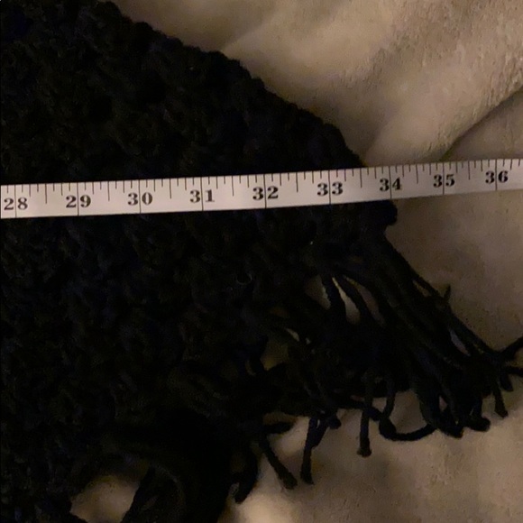 Black Knit Shall - Picture 3 of 3